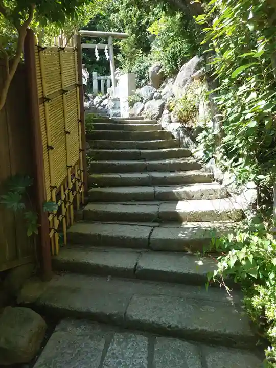 銭洗弁財天宇賀福神社(神奈川県)
