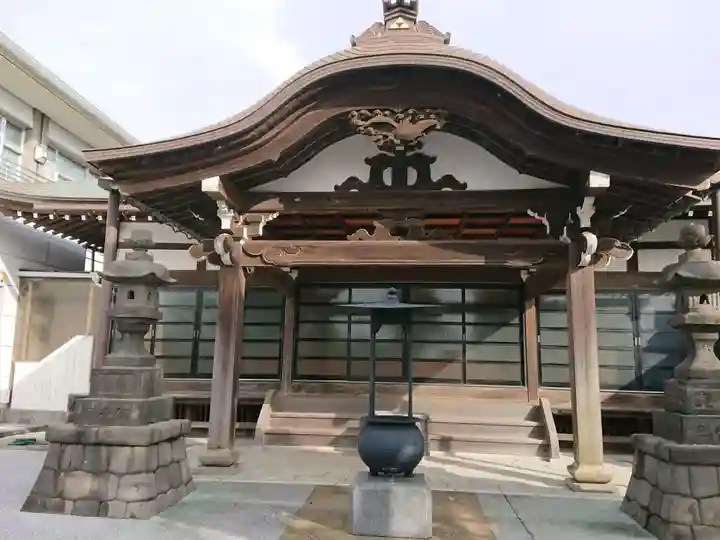 泉蔵寺の本殿・本堂