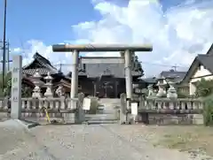 諏訪神社の鳥居