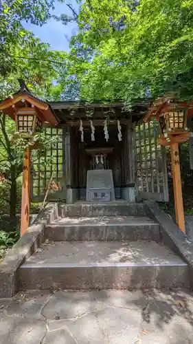 新倉富士浅間神社の末社・摂社