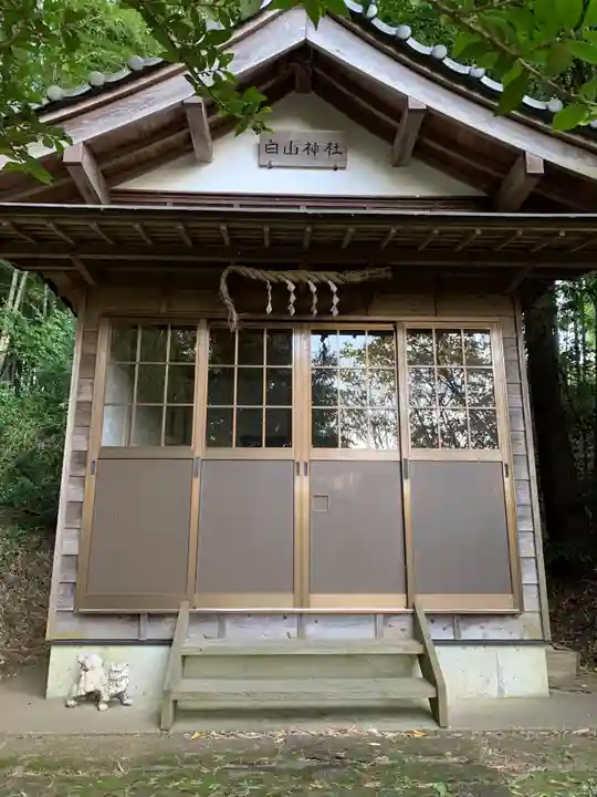 白山神社の本殿・本堂