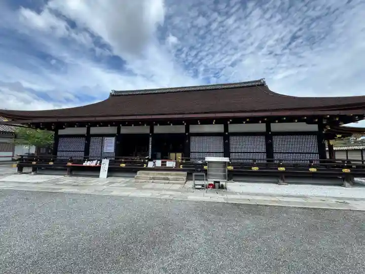 東寺(教王護国寺)の{uncategorized: "未分類", other: "その他", undefined: "問題あり", building: "その他建物", grave: "お墓", sacred_gate: "鳥居", guardian: "狛犬", statue: "像", buddha: "仏像", history: "歴史", nature: "自然", garden: "庭園", animal: "動物", pagoda: "塔", temizu: "手水舎", mountain_gate: "山門・神門", sanctuary: "本殿・本堂", subordinate: "末社・摂社", art: "芸術", scenery: "景色", jizo: "地蔵", ema: "絵馬", goshuin: "御朱印", omikuji: "おみくじ", items: "授与品その他", amulet: "お守り", goshuincho: "御朱印帳", eats: "食事", festival: "お祭り", votive_dance: "神楽", shichigosan: "七五三参", wedding: "結婚式", experience: "体験その他", initially: "初詣", around: "周辺", anti_infection: "感染症対策"}