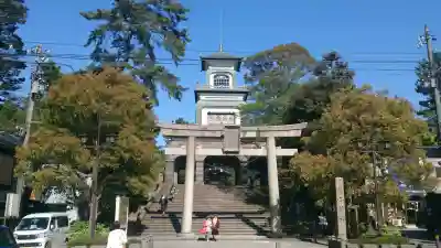 尾山神社の{uncategorized: "未分類", other: "その他", undefined: "問題あり", building: "その他建物", grave: "お墓", sacred_gate: "鳥居", guardian: "狛犬", statue: "像", buddha: "仏像", history: "歴史", nature: "自然", garden: "庭園", animal: "動物", pagoda: "塔", temizu: "手水舎", mountain_gate: "山門・神門", sanctuary: "本殿・本堂", subordinate: "末社・摂社", art: "芸術", scenery: "景色", jizo: "地蔵", ema: "絵馬", goshuin: "御朱印", omikuji: "おみくじ", items: "授与品その他", amulet: "お守り", goshuincho: "御朱印帳", eats: "食事", festival: "お祭り", votive_dance: "神楽", shichigosan: "七五三参", wedding: "結婚式", experience: "体験その他", initially: "初詣", around: "周辺", anti_infection: "感染症対策"}