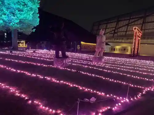 武蔵野坐令和神社の{uncategorized: "未分類", other: "その他", undefined: "問題あり", building: "その他建物", grave: "お墓", sacred_gate: "鳥居", guardian: "狛犬", statue: "像", buddha: "仏像", history: "歴史", nature: "自然", garden: "庭園", animal: "動物", pagoda: "塔", temizu: "手水舎", mountain_gate: "山門・神門", sanctuary: "本殿・本堂", subordinate: "末社・摂社", art: "芸術", scenery: "景色", jizo: "地蔵", ema: "絵馬", goshuin: "御朱印", omikuji: "おみくじ", items: "授与品その他", amulet: "お守り", goshuincho: "御朱印帳", eats: "食事", festival: "お祭り", votive_dance: "神楽", shichigosan: "七五三参", wedding: "結婚式", experience: "体験その他", initially: "初詣", around: "周辺", anti_infection: "感染症対策"}