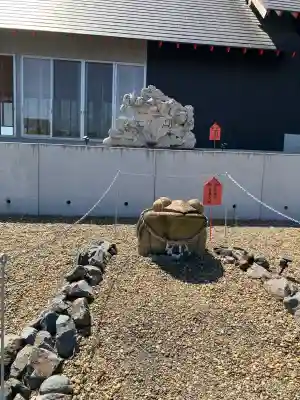 船玉神社の{uncategorized: "未分類", other: "その他", undefined: "問題あり", building: "その他建物", grave: "お墓", sacred_gate: "鳥居", guardian: "狛犬", statue: "像", buddha: "仏像", history: "歴史", nature: "自然", garden: "庭園", animal: "動物", pagoda: "塔", temizu: "手水舎", mountain_gate: "山門・神門", sanctuary: "本殿・本堂", subordinate: "末社・摂社", art: "芸術", scenery: "景色", jizo: "地蔵", ema: "絵馬", goshuin: "御朱印", omikuji: "おみくじ", items: "授与品その他", amulet: "お守り", goshuincho: "御朱印帳", eats: "食事", festival: "お祭り", votive_dance: "神楽", shichigosan: "七五三参", wedding: "結婚式", experience: "体験その他", initially: "初詣", around: "周辺", anti_infection: "感染症対策"}
