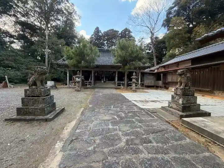 糸島市宇美八幡宮の{uncategorized: "未分類", other: "その他", undefined: "問題あり", building: "その他建物", grave: "お墓", sacred_gate: "鳥居", guardian: "狛犬", statue: "像", buddha: "仏像", history: "歴史", nature: "自然", garden: "庭園", animal: "動物", pagoda: "塔", temizu: "手水舎", mountain_gate: "山門・神門", sanctuary: "本殿・本堂", subordinate: "末社・摂社", art: "芸術", scenery: "景色", jizo: "地蔵", ema: "絵馬", goshuin: "御朱印", omikuji: "おみくじ", items: "授与品その他", amulet: "お守り", goshuincho: "御朱印帳", eats: "食事", festival: "お祭り", votive_dance: "神楽", shichigosan: "七五三参", wedding: "結婚式", experience: "体験その他", initially: "初詣", around: "周辺", anti_infection: "感染症対策"}