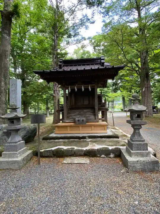 淺間神社(忍野八海)の末社・摂社