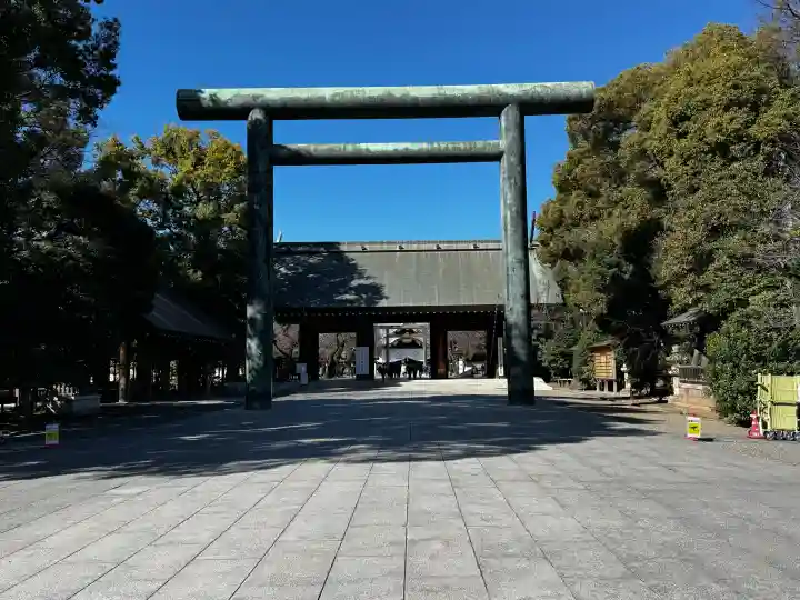 靖國神社の{uncategorized: "未分類", other: "その他", undefined: "問題あり", building: "その他建物", grave: "お墓", sacred_gate: "鳥居", guardian: "狛犬", statue: "像", buddha: "仏像", history: "歴史", nature: "自然", garden: "庭園", animal: "動物", pagoda: "塔", temizu: "手水舎", mountain_gate: "山門・神門", sanctuary: "本殿・本堂", subordinate: "末社・摂社", art: "芸術", scenery: "景色", jizo: "地蔵", ema: "絵馬", goshuin: "御朱印", omikuji: "おみくじ", items: "授与品その他", amulet: "お守り", goshuincho: "御朱印帳", eats: "食事", festival: "お祭り", votive_dance: "神楽", shichigosan: "七五三参", wedding: "結婚式", experience: "体験その他", initially: "初詣", around: "周辺", anti_infection: "感染症対策"}