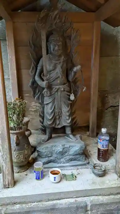 岩窟不動尊(巌窟不動尊/窟堂不動尊/窟堂/岩屋堂)の仏像