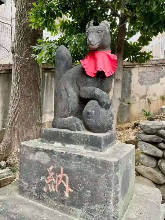 向陵稲荷神社の{uncategorized: "未分類", other: "その他", undefined: "問題あり", building: "その他建物", grave: "お墓", sacred_gate: "鳥居", guardian: "狛犬", statue: "像", buddha: "仏像", history: "歴史", nature: "自然", garden: "庭園", animal: "動物", pagoda: "塔", temizu: "手水舎", mountain_gate: "山門・神門", sanctuary: "本殿・本堂", subordinate: "末社・摂社", art: "芸術", scenery: "景色", jizo: "地蔵", ema: "絵馬", goshuin: "御朱印", omikuji: "おみくじ", items: "授与品その他", amulet: "お守り", goshuincho: "御朱印帳", eats: "食事", festival: "お祭り", votive_dance: "神楽", shichigosan: "七五三参", wedding: "結婚式", experience: "体験その他", initially: "初詣", around: "周辺", anti_infection: "感染症対策"}