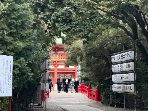 武蔵一宮氷川神社の{uncategorized: "未分類", other: "その他", undefined: "問題あり", building: "その他建物", grave: "お墓", sacred_gate: "鳥居", guardian: "狛犬", statue: "像", buddha: "仏像", history: "歴史", nature: "自然", garden: "庭園", animal: "動物", pagoda: "塔", temizu: "手水舎", mountain_gate: "山門・神門", sanctuary: "本殿・本堂", subordinate: "末社・摂社", art: "芸術", scenery: "景色", jizo: "地蔵", ema: "絵馬", goshuin: "御朱印", omikuji: "おみくじ", items: "授与品その他", amulet: "お守り", goshuincho: "御朱印帳", eats: "食事", festival: "お祭り", votive_dance: "神楽", shichigosan: "七五三参", wedding: "結婚式", experience: "体験その他", initially: "初詣", around: "周辺", anti_infection: "感染症対策"}