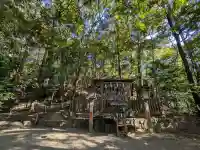 活日神社(大神神社摂社)の{uncategorized: "未分類", other: "その他", undefined: "問題あり", building: "その他建物", grave: "お墓", sacred_gate: "鳥居", guardian: "狛犬", statue: "像", buddha: "仏像", history: "歴史", nature: "自然", garden: "庭園", animal: "動物", pagoda: "塔", temizu: "手水舎", mountain_gate: "山門・神門", sanctuary: "本殿・本堂", subordinate: "末社・摂社", art: "芸術", scenery: "景色", jizo: "地蔵", ema: "絵馬", goshuin: "御朱印", omikuji: "おみくじ", items: "授与品その他", amulet: "お守り", goshuincho: "御朱印帳", eats: "食事", festival: "お祭り", votive_dance: "神楽", shichigosan: "七五三参", wedding: "結婚式", experience: "体験その他", initially: "初詣", around: "周辺", anti_infection: "感染症対策"}