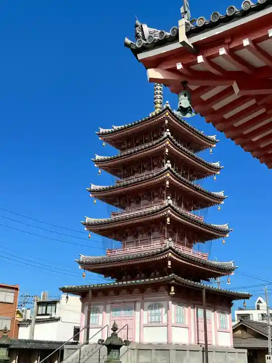 津観音の{uncategorized: "未分類", other: "その他", undefined: "問題あり", building: "その他建物", grave: "お墓", sacred_gate: "鳥居", guardian: "狛犬", statue: "像", buddha: "仏像", history: "歴史", nature: "自然", garden: "庭園", animal: "動物", pagoda: "塔", temizu: "手水舎", mountain_gate: "山門・神門", sanctuary: "本殿・本堂", subordinate: "末社・摂社", art: "芸術", scenery: "景色", jizo: "地蔵", ema: "絵馬", goshuin: "御朱印", omikuji: "おみくじ", items: "授与品その他", amulet: "お守り", goshuincho: "御朱印帳", eats: "食事", festival: "お祭り", votive_dance: "神楽", shichigosan: "七五三参", wedding: "結婚式", experience: "体験その他", initially: "初詣", around: "周辺", anti_infection: "感染症対策"}