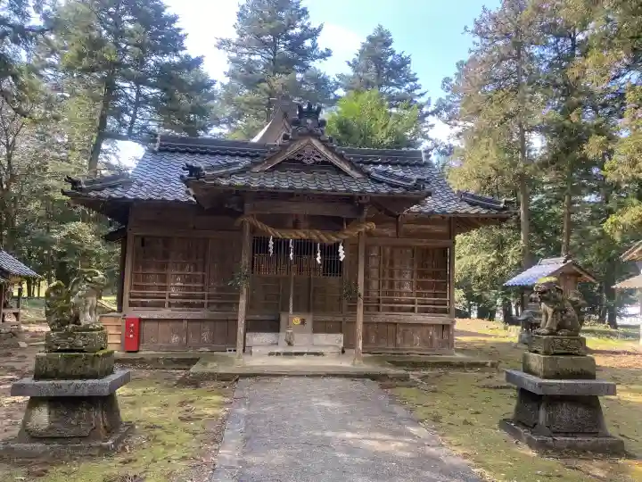 御出石神社の{uncategorized: "未分類", other: "その他", undefined: "問題あり", building: "その他建物", grave: "お墓", sacred_gate: "鳥居", guardian: "狛犬", statue: "像", buddha: "仏像", history: "歴史", nature: "自然", garden: "庭園", animal: "動物", pagoda: "塔", temizu: "手水舎", mountain_gate: "山門・神門", sanctuary: "本殿・本堂", subordinate: "末社・摂社", art: "芸術", scenery: "景色", jizo: "地蔵", ema: "絵馬", goshuin: "御朱印", omikuji: "おみくじ", items: "授与品その他", amulet: "お守り", goshuincho: "御朱印帳", eats: "食事", festival: "お祭り", votive_dance: "神楽", shichigosan: "七五三参", wedding: "結婚式", experience: "体験その他", initially: "初詣", around: "周辺", anti_infection: "感染症対策"}