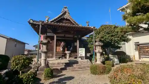 大覚寺の{uncategorized: "未分類", other: "その他", undefined: "問題あり", building: "その他建物", grave: "お墓", sacred_gate: "鳥居", guardian: "狛犬", statue: "像", buddha: "仏像", history: "歴史", nature: "自然", garden: "庭園", animal: "動物", pagoda: "塔", temizu: "手水舎", mountain_gate: "山門・神門", sanctuary: "本殿・本堂", subordinate: "末社・摂社", art: "芸術", scenery: "景色", jizo: "地蔵", ema: "絵馬", goshuin: "御朱印", omikuji: "おみくじ", items: "授与品その他", amulet: "お守り", goshuincho: "御朱印帳", eats: "食事", festival: "お祭り", votive_dance: "神楽", shichigosan: "七五三参", wedding: "結婚式", experience: "体験その他", initially: "初詣", around: "周辺", anti_infection: "感染症対策"}