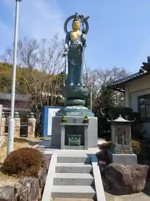 水間寺の{uncategorized: "未分類", other: "その他", undefined: "問題あり", building: "その他建物", grave: "お墓", sacred_gate: "鳥居", guardian: "狛犬", statue: "像", buddha: "仏像", history: "歴史", nature: "自然", garden: "庭園", animal: "動物", pagoda: "塔", temizu: "手水舎", mountain_gate: "山門・神門", sanctuary: "本殿・本堂", subordinate: "末社・摂社", art: "芸術", scenery: "景色", jizo: "地蔵", ema: "絵馬", goshuin: "御朱印", omikuji: "おみくじ", items: "授与品その他", amulet: "お守り", goshuincho: "御朱印帳", eats: "食事", festival: "お祭り", votive_dance: "神楽", shichigosan: "七五三参", wedding: "結婚式", experience: "体験その他", initially: "初詣", around: "周辺", anti_infection: "感染症対策"}