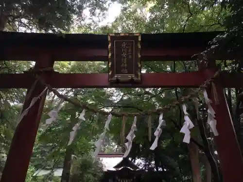 氷川女體神社の鳥居