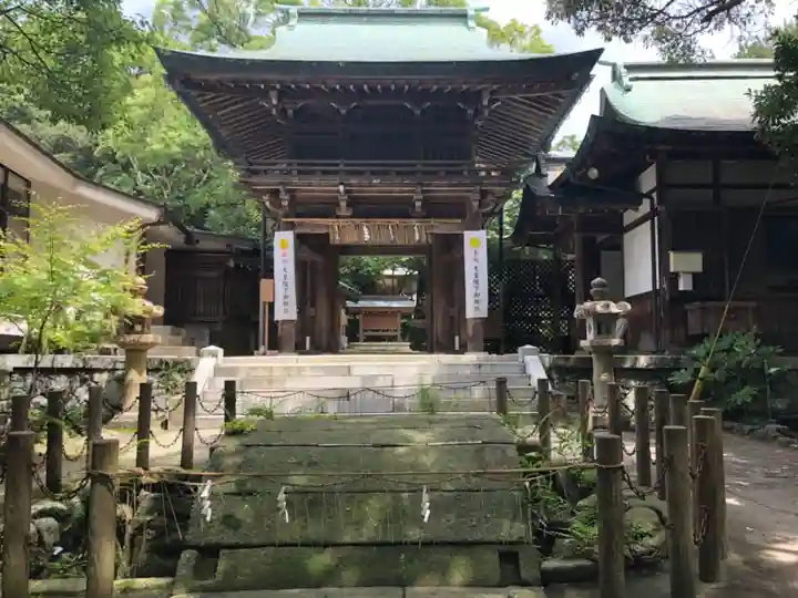 志賀海神社の山門・神門