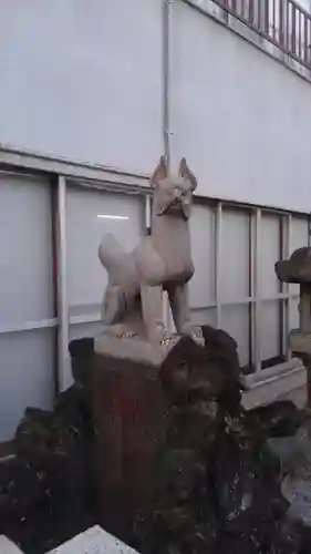 北三谷稲荷神社の狛犬