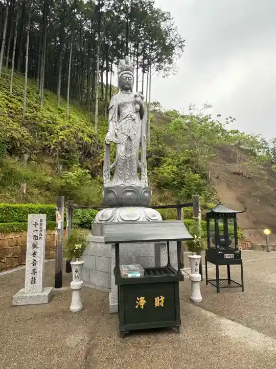 救馬溪観音の{uncategorized: "未分類", other: "その他", undefined: "問題あり", building: "その他建物", grave: "お墓", sacred_gate: "鳥居", guardian: "狛犬", statue: "像", buddha: "仏像", history: "歴史", nature: "自然", garden: "庭園", animal: "動物", pagoda: "塔", temizu: "手水舎", mountain_gate: "山門・神門", sanctuary: "本殿・本堂", subordinate: "末社・摂社", art: "芸術", scenery: "景色", jizo: "地蔵", ema: "絵馬", goshuin: "御朱印", omikuji: "おみくじ", items: "授与品その他", amulet: "お守り", goshuincho: "御朱印帳", eats: "食事", festival: "お祭り", votive_dance: "神楽", shichigosan: "七五三参", wedding: "結婚式", experience: "体験その他", initially: "初詣", around: "周辺", anti_infection: "感染症対策"}