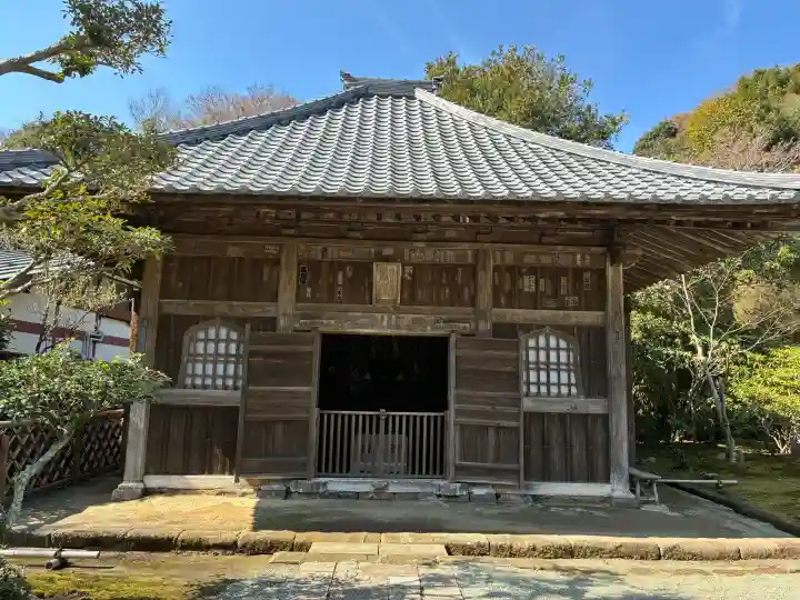 海蔵寺の{uncategorized: "未分類", other: "その他", undefined: "問題あり", building: "その他建物", grave: "お墓", sacred_gate: "鳥居", guardian: "狛犬", statue: "像", buddha: "仏像", history: "歴史", nature: "自然", garden: "庭園", animal: "動物", pagoda: "塔", temizu: "手水舎", mountain_gate: "山門・神門", sanctuary: "本殿・本堂", subordinate: "末社・摂社", art: "芸術", scenery: "景色", jizo: "地蔵", ema: "絵馬", goshuin: "御朱印", omikuji: "おみくじ", items: "授与品その他", amulet: "お守り", goshuincho: "御朱印帳", eats: "食事", festival: "お祭り", votive_dance: "神楽", shichigosan: "七五三参", wedding: "結婚式", experience: "体験その他", initially: "初詣", around: "周辺", anti_infection: "感染症対策"}