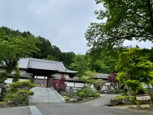 圓融寺の山門