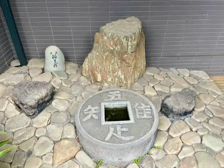 天竜院の{uncategorized: "未分類", other: "その他", undefined: "問題あり", building: "その他建物", grave: "お墓", sacred_gate: "鳥居", guardian: "狛犬", statue: "像", buddha: "仏像", history: "歴史", nature: "自然", garden: "庭園", animal: "動物", pagoda: "塔", temizu: "手水舎", mountain_gate: "山門・神門", sanctuary: "本殿・本堂", subordinate: "末社・摂社", art: "芸術", scenery: "景色", jizo: "地蔵", ema: "絵馬", goshuin: "御朱印", omikuji: "おみくじ", items: "授与品その他", amulet: "お守り", goshuincho: "御朱印帳", eats: "食事", festival: "お祭り", votive_dance: "神楽", shichigosan: "七五三参", wedding: "結婚式", experience: "体験その他", initially: "初詣", around: "周辺", anti_infection: "感染症対策"}