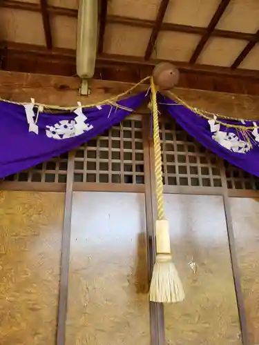 白山神社の本殿