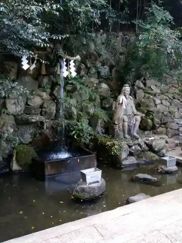 石鎚神社の像