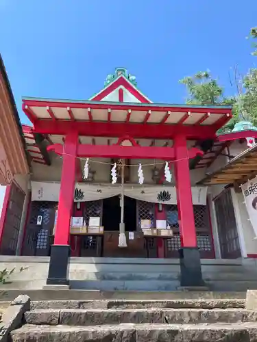 差出磯大嶽山神社 仕事と健康と厄よけの神さまの本殿