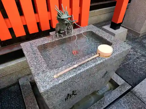 稲荷大明神の手水舎