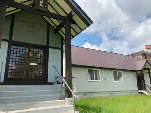 東米里八幡神社の本殿