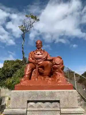 浪切不動尊の像