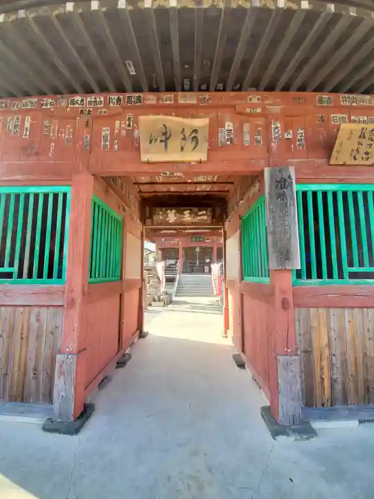 語歌堂の山門・神門