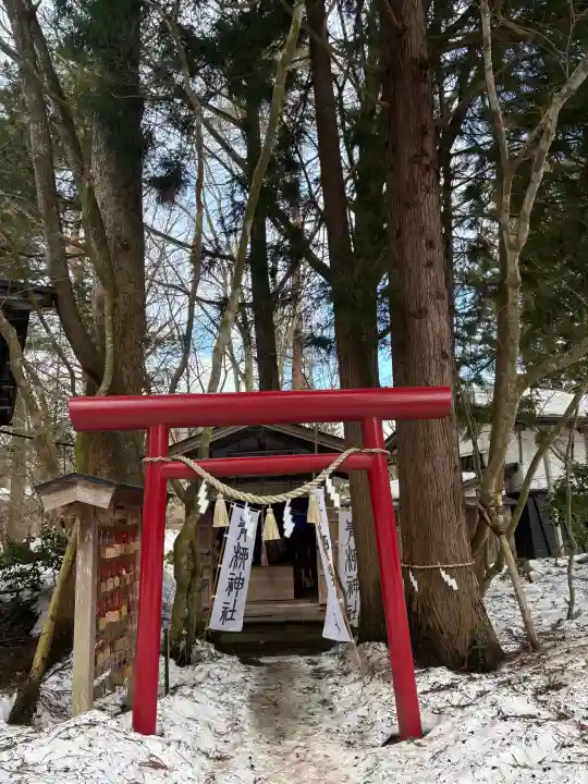 青柳神社の{uncategorized: "未分類", other: "その他", undefined: "問題あり", building: "その他建物", grave: "お墓", sacred_gate: "鳥居", guardian: "狛犬", statue: "像", buddha: "仏像", history: "歴史", nature: "自然", garden: "庭園", animal: "動物", pagoda: "塔", temizu: "手水舎", mountain_gate: "山門・神門", sanctuary: "本殿・本堂", subordinate: "末社・摂社", art: "芸術", scenery: "景色", jizo: "地蔵", ema: "絵馬", goshuin: "御朱印", omikuji: "おみくじ", items: "授与品その他", amulet: "お守り", goshuincho: "御朱印帳", eats: "食事", festival: "お祭り", votive_dance: "神楽", shichigosan: "七五三参", wedding: "結婚式", experience: "体験その他", initially: "初詣", around: "周辺", anti_infection: "感染症対策"}