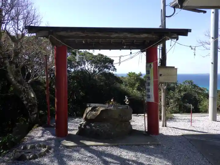 伊勢神社の手水舎