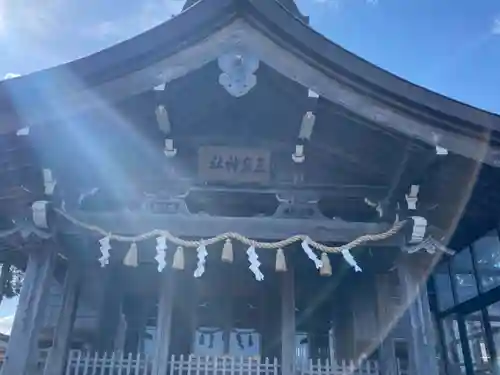 三嶋神社の本殿