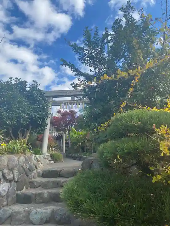 横浜御嶽神社の鳥居