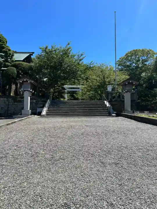 安房神社の{uncategorized: "未分類", other: "その他", undefined: "問題あり", building: "その他建物", grave: "お墓", sacred_gate: "鳥居", guardian: "狛犬", statue: "像", buddha: "仏像", history: "歴史", nature: "自然", garden: "庭園", animal: "動物", pagoda: "塔", temizu: "手水舎", mountain_gate: "山門・神門", sanctuary: "本殿・本堂", subordinate: "末社・摂社", art: "芸術", scenery: "景色", jizo: "地蔵", ema: "絵馬", goshuin: "御朱印", omikuji: "おみくじ", items: "授与品その他", amulet: "お守り", goshuincho: "御朱印帳", eats: "食事", festival: "お祭り", votive_dance: "神楽", shichigosan: "七五三参", wedding: "結婚式", experience: "体験その他", initially: "初詣", around: "周辺", anti_infection: "感染症対策"}