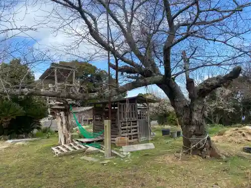 法華寺の{uncategorized: "未分類", other: "その他", undefined: "問題あり", building: "その他建物", grave: "お墓", sacred_gate: "鳥居", guardian: "狛犬", statue: "像", buddha: "仏像", history: "歴史", nature: "自然", garden: "庭園", animal: "動物", pagoda: "塔", temizu: "手水舎", mountain_gate: "山門・神門", sanctuary: "本殿・本堂", subordinate: "末社・摂社", art: "芸術", scenery: "景色", jizo: "地蔵", ema: "絵馬", goshuin: "御朱印", omikuji: "おみくじ", items: "授与品その他", amulet: "お守り", goshuincho: "御朱印帳", eats: "食事", festival: "お祭り", votive_dance: "神楽", shichigosan: "七五三参", wedding: "結婚式", experience: "体験その他", initially: "初詣", around: "周辺", anti_infection: "感染症対策"}