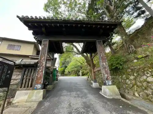 金峯山寺の{uncategorized: "未分類", other: "その他", undefined: "問題あり", building: "その他建物", grave: "お墓", sacred_gate: "鳥居", guardian: "狛犬", statue: "像", buddha: "仏像", history: "歴史", nature: "自然", garden: "庭園", animal: "動物", pagoda: "塔", temizu: "手水舎", mountain_gate: "山門・神門", sanctuary: "本殿・本堂", subordinate: "末社・摂社", art: "芸術", scenery: "景色", jizo: "地蔵", ema: "絵馬", goshuin: "御朱印", omikuji: "おみくじ", items: "授与品その他", amulet: "お守り", goshuincho: "御朱印帳", eats: "食事", festival: "お祭り", votive_dance: "神楽", shichigosan: "七五三参", wedding: "結婚式", experience: "体験その他", initially: "初詣", around: "周辺", anti_infection: "感染症対策"}