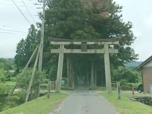 諏訪神社の鳥居