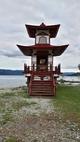 浮見堂の本殿・本堂