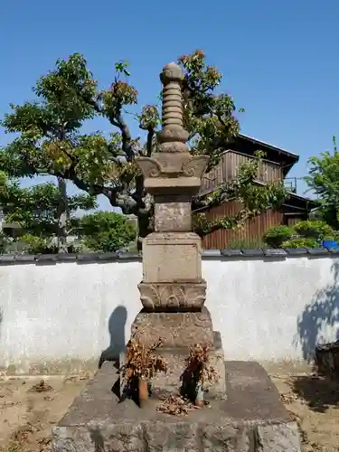 蓮花寺の塔