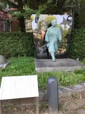 富岡八幡宮の像