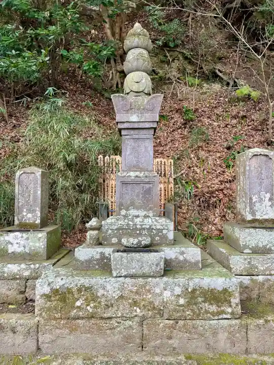 安國論寺(安国論寺)の{uncategorized: "未分類", other: "その他", undefined: "問題あり", building: "その他建物", grave: "お墓", sacred_gate: "鳥居", guardian: "狛犬", statue: "像", buddha: "仏像", history: "歴史", nature: "自然", garden: "庭園", animal: "動物", pagoda: "塔", temizu: "手水舎", mountain_gate: "山門・神門", sanctuary: "本殿・本堂", subordinate: "末社・摂社", art: "芸術", scenery: "景色", jizo: "地蔵", ema: "絵馬", goshuin: "御朱印", omikuji: "おみくじ", items: "授与品その他", amulet: "お守り", goshuincho: "御朱印帳", eats: "食事", festival: "お祭り", votive_dance: "神楽", shichigosan: "七五三参", wedding: "結婚式", experience: "体験その他", initially: "初詣", around: "周辺", anti_infection: "感染症対策"}