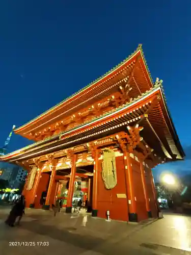 浅草寺の山門