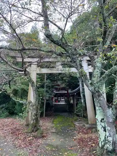 布施神社の鳥居