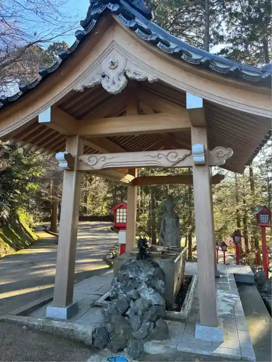 倶利迦羅不動寺山頂本堂(石川県)