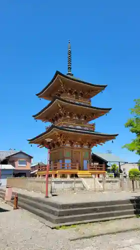 圓鏡寺の{uncategorized: "未分類", other: "その他", undefined: "問題あり", building: "その他建物", grave: "お墓", sacred_gate: "鳥居", guardian: "狛犬", statue: "像", buddha: "仏像", history: "歴史", nature: "自然", garden: "庭園", animal: "動物", pagoda: "塔", temizu: "手水舎", mountain_gate: "山門・神門", sanctuary: "本殿・本堂", subordinate: "末社・摂社", art: "芸術", scenery: "景色", jizo: "地蔵", ema: "絵馬", goshuin: "御朱印", omikuji: "おみくじ", items: "授与品その他", amulet: "お守り", goshuincho: "御朱印帳", eats: "食事", festival: "お祭り", votive_dance: "神楽", shichigosan: "七五三参", wedding: "結婚式", experience: "体験その他", initially: "初詣", around: "周辺", anti_infection: "感染症対策"}